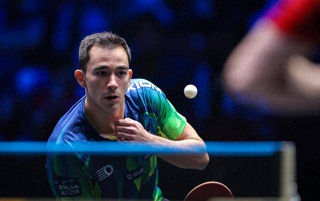 从边路突破 从边路突破