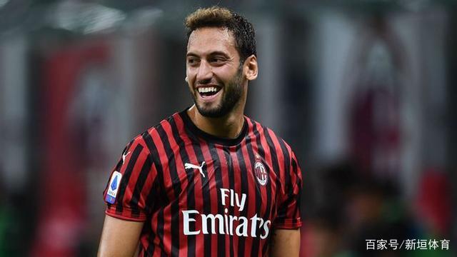 配显得尤为 配显得尤为