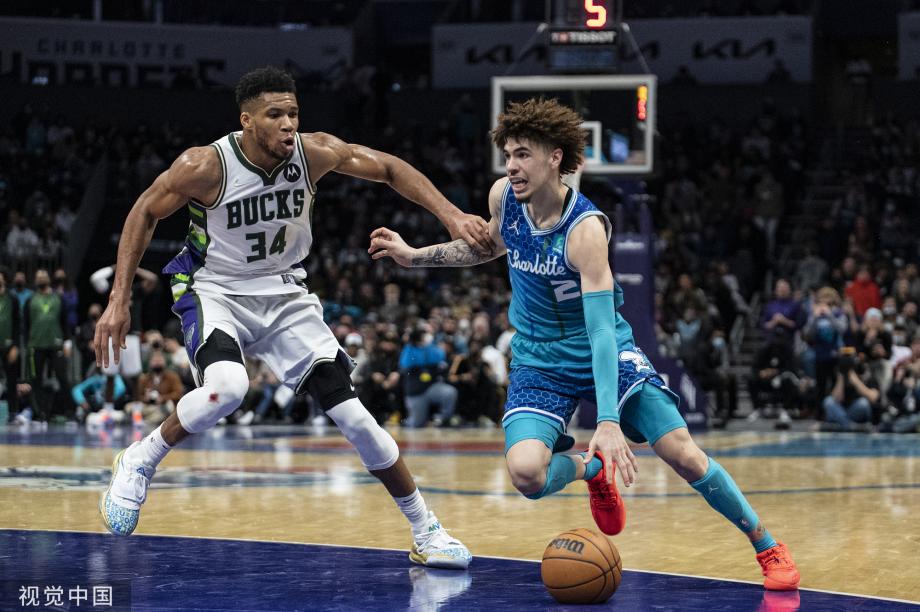 展现出对球 展现出对球