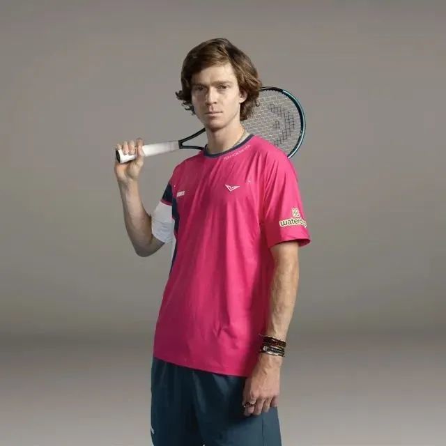 展现了其不 展现了其不