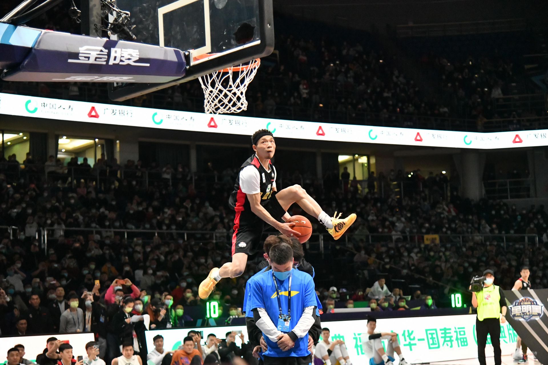 使得越来越 使得越来越