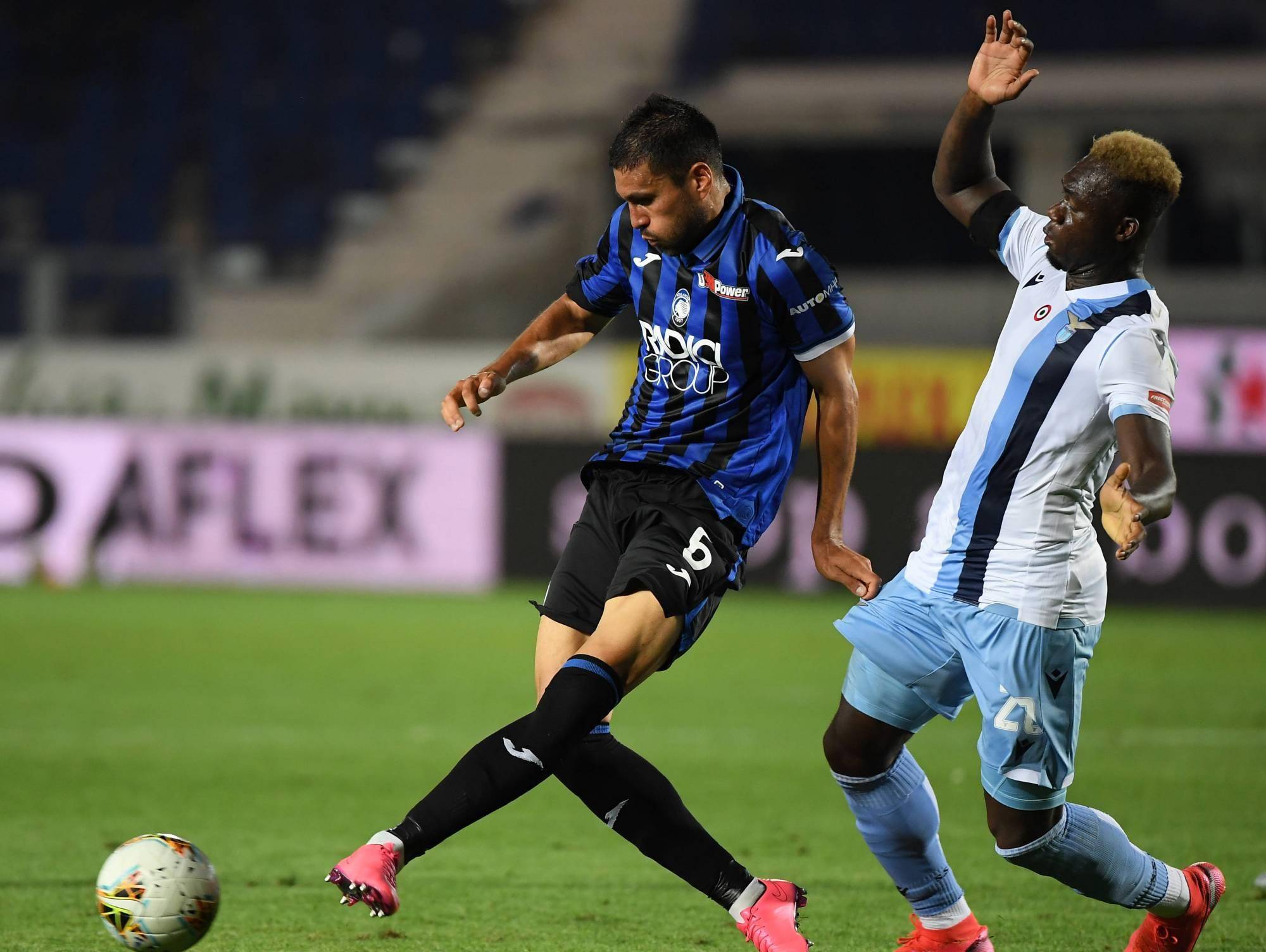 库里凭借自 库里凭借自