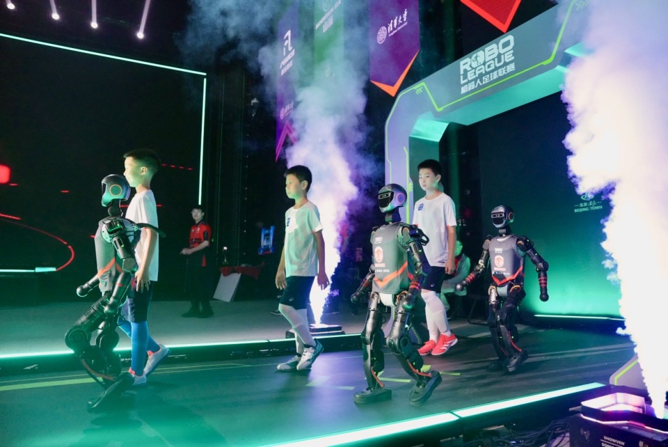 入了新的进 入了新的进