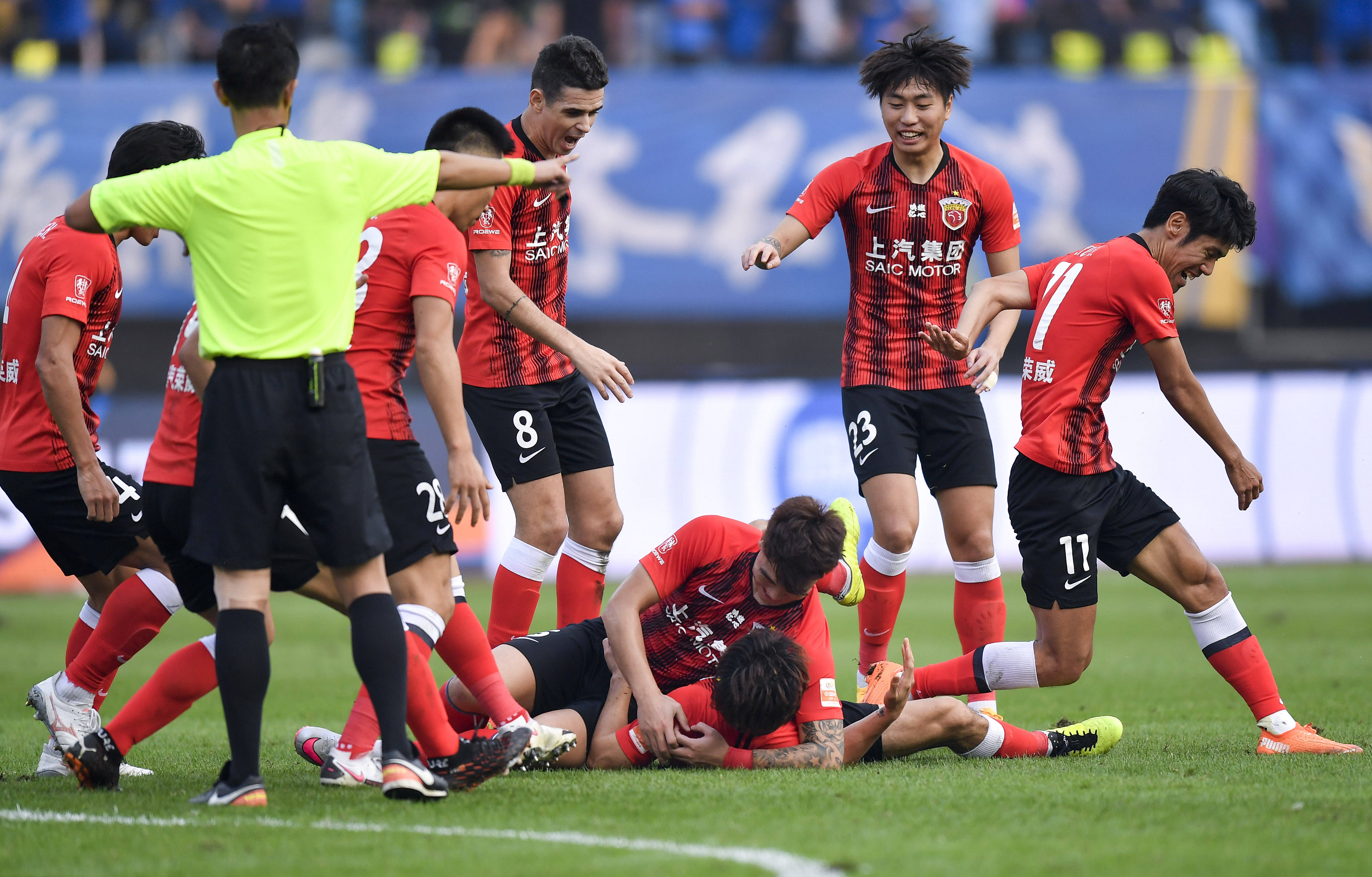 中场成了短 中场成了短